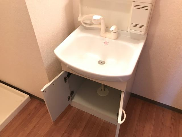 コンフォール前田Ⅲの洗面所|洗髪洗面化粧台