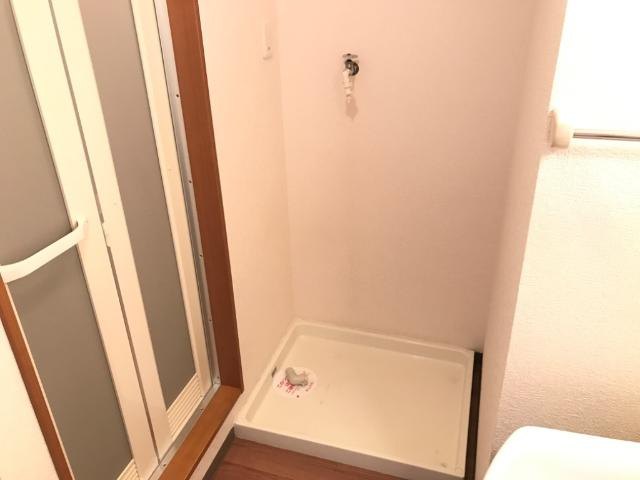コンフォール前田Ⅲのその他|洗濯機置場
