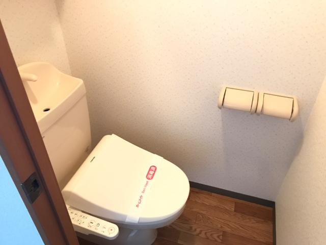 コンフォール前田Ⅲのトイレ|シャワー付トイレ