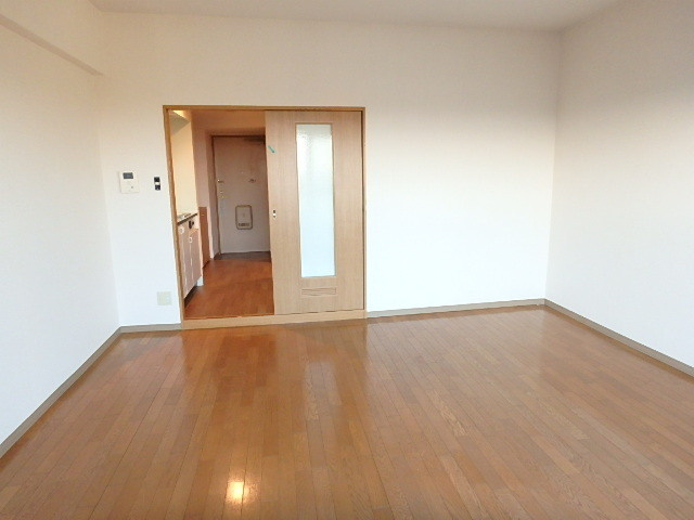 【洋室８帖】　家具の配置がしやすい間取り★