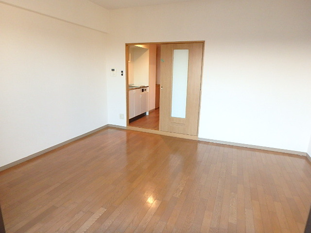 【洋室８帖】　住みやすさ重視のゆとりの広さ★
