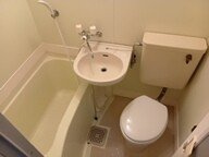 レオパレスハーモニーハイツ鶴見の浴室