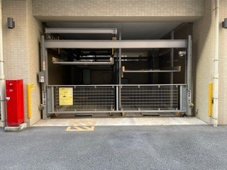 グランネス横濱公園の駐車場