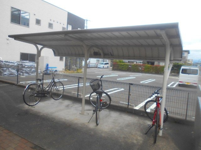 レオパレストモエのその他|駐輪場