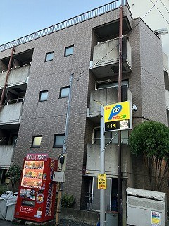 中野区新井１丁目の賃貸マンションの外観