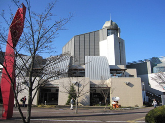 伊勢原市立図書館まで850ｍ