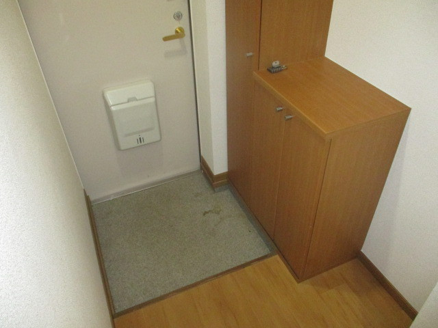 ブランドールＡの玄関