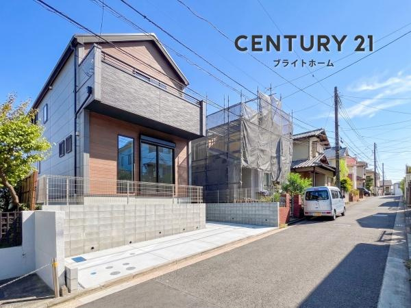 横浜市金沢区片吹の新築一戸建の前面道路含む現地写真|車通りが少ない為、小さなお子様にも安心です。
是非一度、現地へ起こしください。