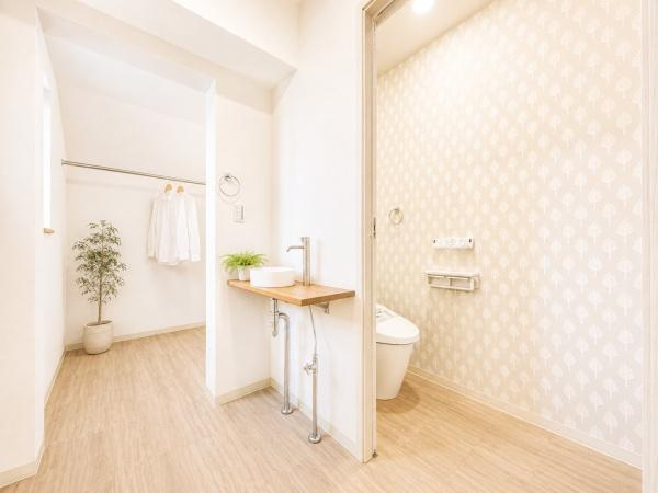 横浜市戸塚区秋葉町の中古一戸建の収納|豊富なファミリークローゼット。
収納が多いと、お部屋が広く使えます！