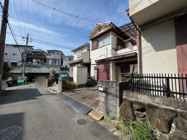 【前面道路含む現地写真】