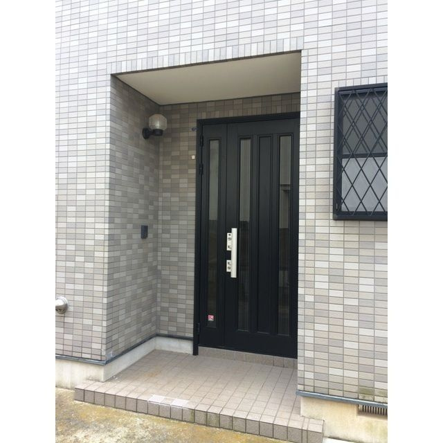 弥生台キャッスルの玄関