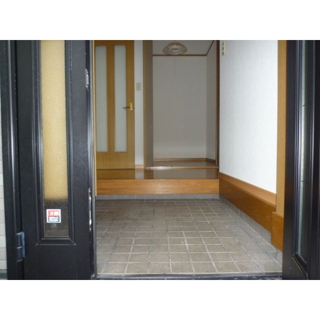 弥生台キャッスルの玄関