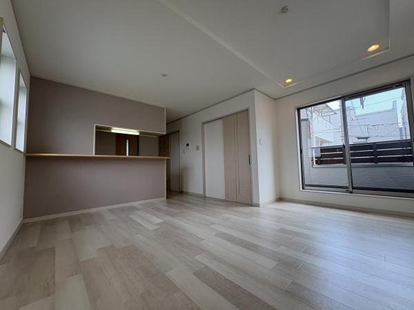 【居間・リビング】 | 大阪市鶴見区茨田大宮3丁目　中古戸建