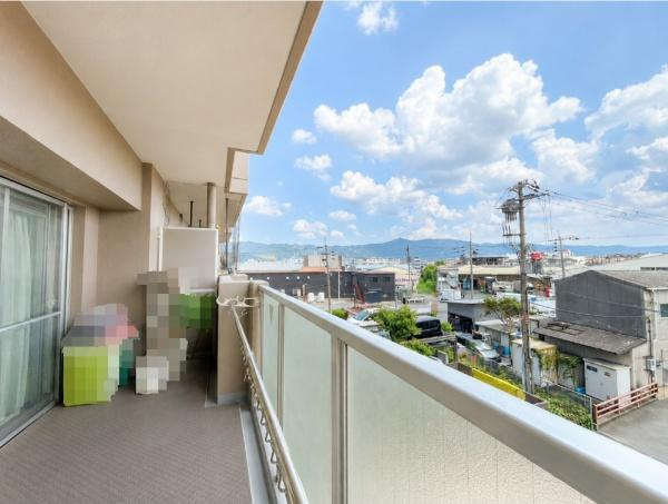 ヴィルヌーブ門真  中古 マンションのバルコニー