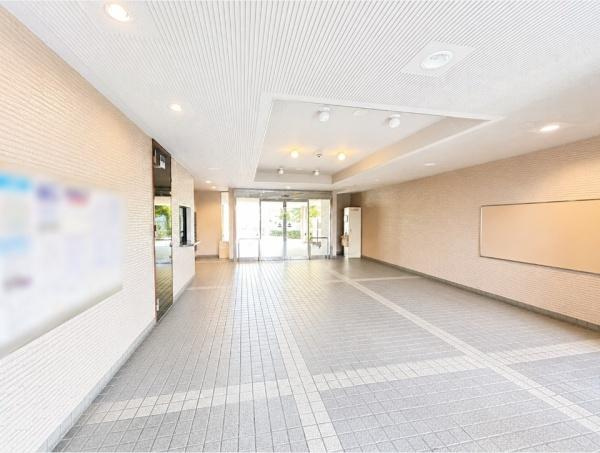 ヴィルヌーブ門真  中古 マンションのエントランス