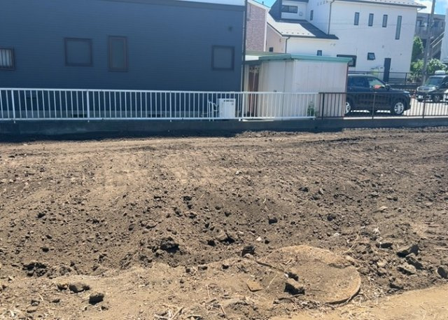 【外観】 | 土地の形が極端に長細かったり、狭小地、あるいは道路との高低差がある傾斜地だった場合、後々売ろうとしても買い手がつかない場合もあります。後々、売却することになった時に価値の下がらない土地を選びましょう。