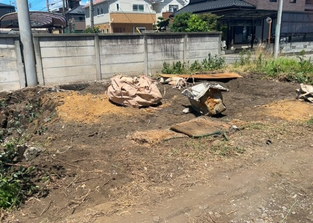 【外観】 | 土地を買う際、住む地域の自治体や福祉の補助制度にも注目してみましょう。子供や老人の医療補助やゴミ出しのルールなど、自治体によってルールに大きな違いがあるため、暮らしやすい土地で判断するとよいでしょう。