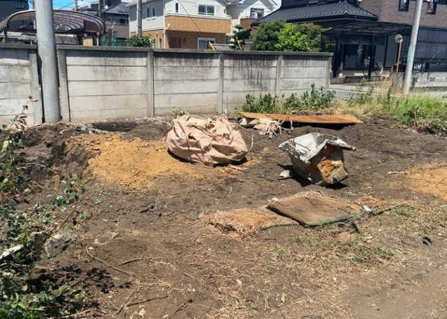 【外観】 | 土地購入を検討されている場合、境界杭がない状態で購入してしまうと境界確定測量をする必要があり、費用がかかります。購入の前に、売主、隣土地所有者立ち合いのもと境界を確定し境界杭を設置するのがベストです。