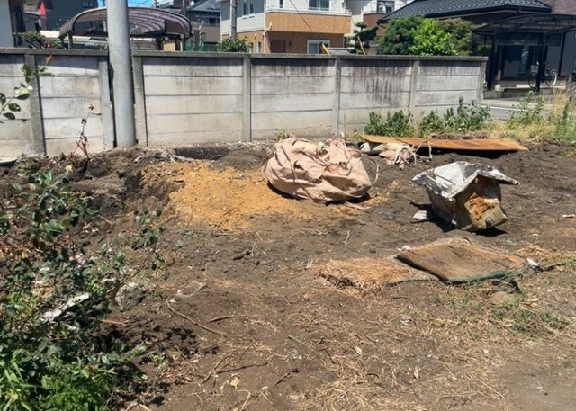 【外観】 | 家を建てる前提で土地を探している場合、地盤の丈夫さは譲れない条件の一つです。地盤が脆弱だと追加工事が必要となります。また、過去に地盤沈下や液状化現象を起こした土地は、できるだけ避けた方がいいでしょう。