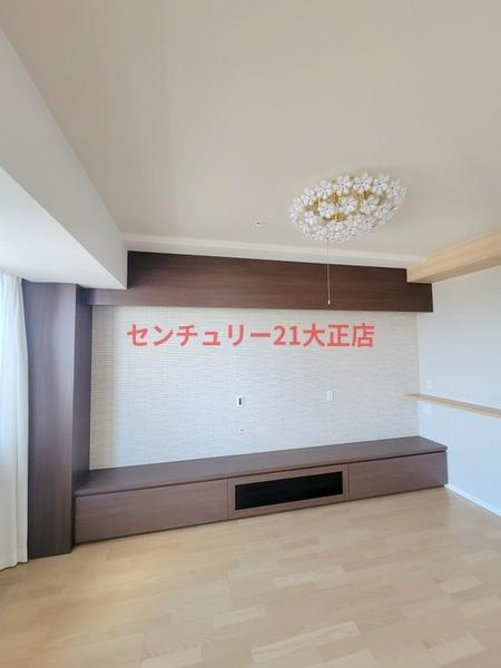 阿波座ライズタワーズ　フラッグ４６ＯＭＰタワーの居間・リビング