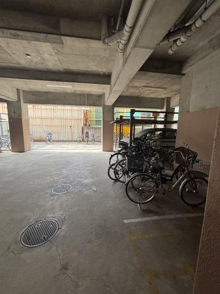COSMO蓮井の駐車場