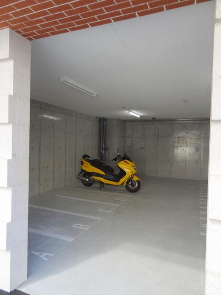 Luxe大正の駐車場|★バイク置き場もあります★