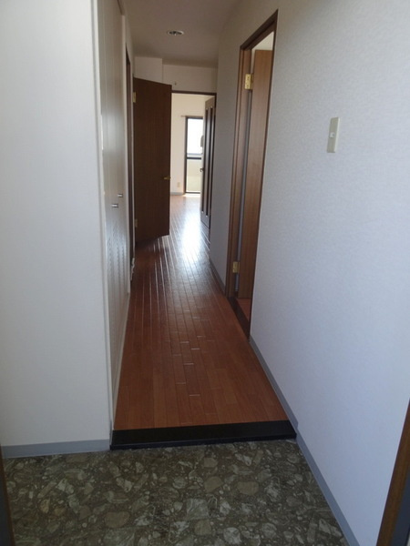 プロニティ江川の玄関|★玄関側から見た室内★