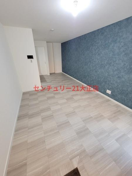 Nesta　Residence大正の駐車場|洋室
