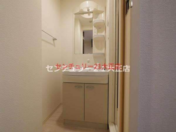 ラグゼ弁天町の洗面所