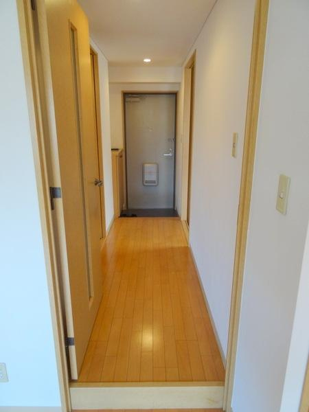 フラット花の玄関|★廊下部分です★