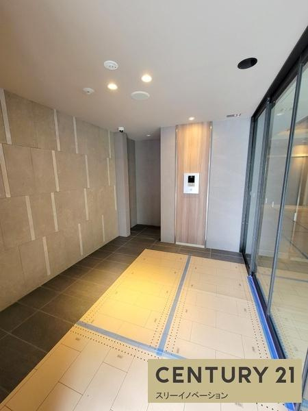 Louis Residence 弁天町のエントランス|★清潔感ある建物★