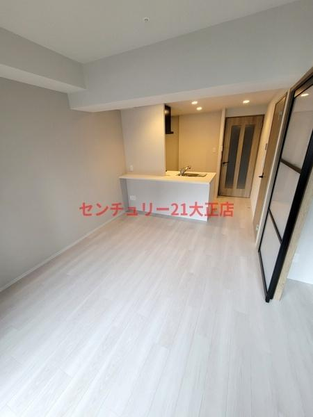 Louis Residence 弁天町の居間・リビング|★広々して気持ちいい★