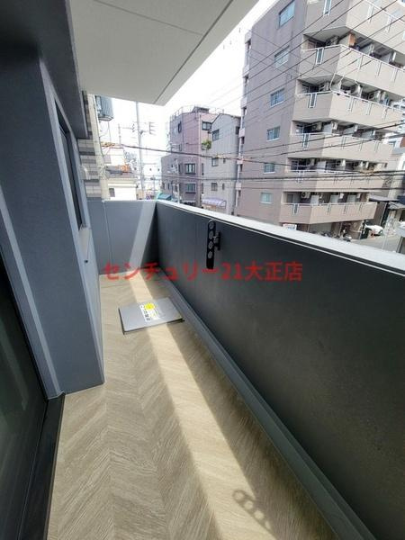 Louis Residence 弁天町のバルコニー|★物干しスペースたっぷり★