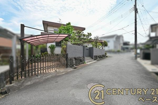 生駒郡平群町竜田川３丁目の中古一戸建の前面道路含む現地写真|■現地撮影写真■前面道路約４．８ｍと広々開放的です！