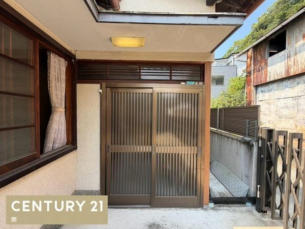 和歌山市塩屋２丁目　中古戸建の玄関