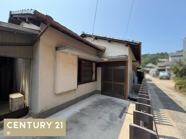 和歌山市塩屋２丁目　中古戸建の前面道路含む現地写真
