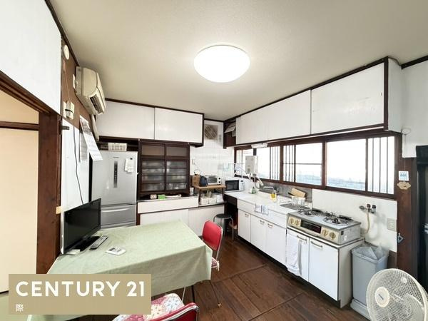 和歌山市塩屋２丁目　中古戸建の居間・リビング