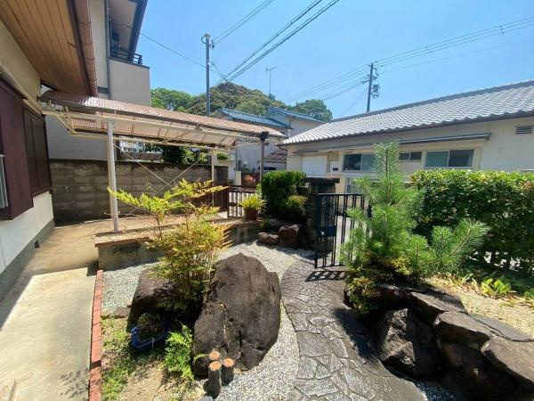 海南市大野中　中古戸建の庭