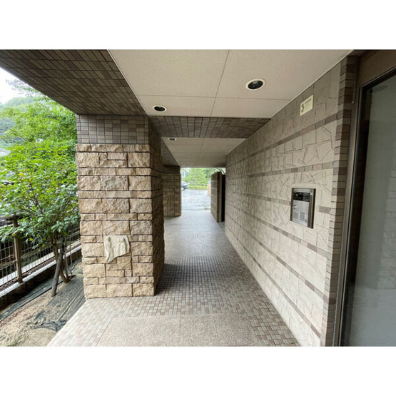【エントランス】 | プラス･ド 平和