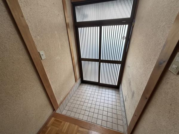 【玄関】 | 掲載写真には、AIによる画像加工により家具・家電・小物等を消去または調整しているものがあります。現況と異なる場合がありますので、現地および現況を優先いたします。