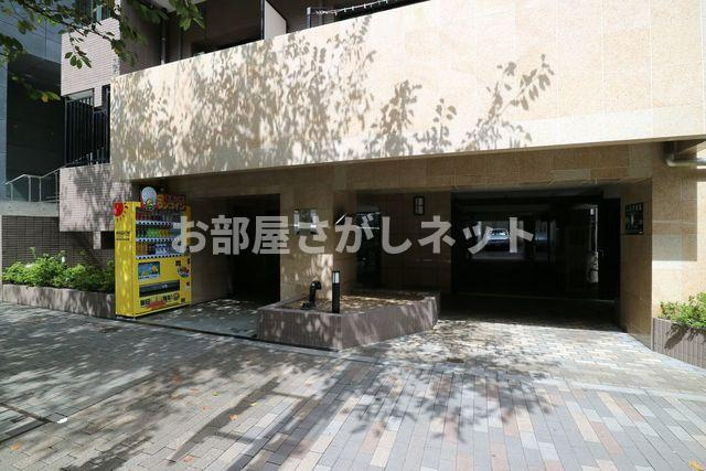 パレステュディオ広尾のエントランス