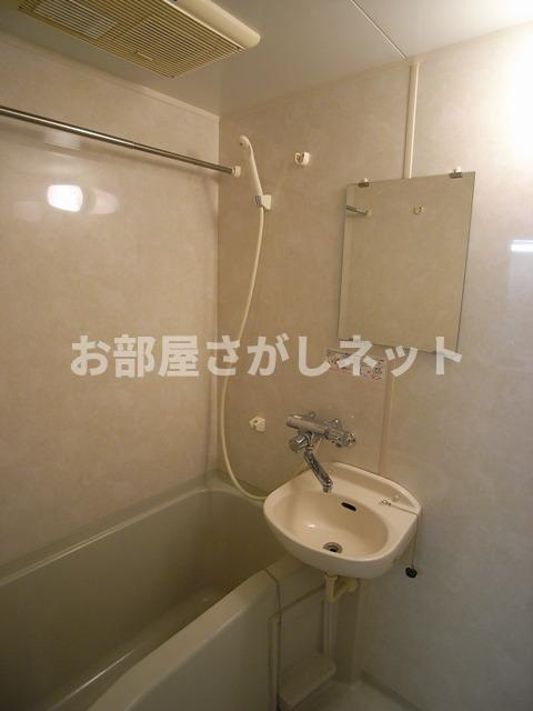 パレステュディオ広尾の浴室