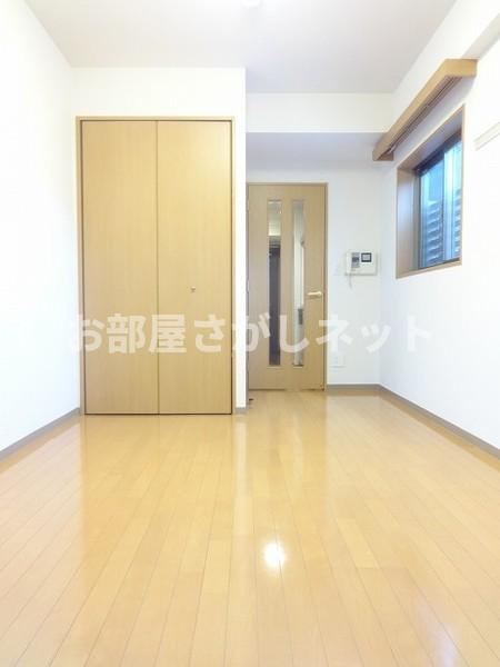 パークウェル高輪【おとり物件なし】#学生・社会人にオススメ！初期費用分割払いOK！の居間・リビング