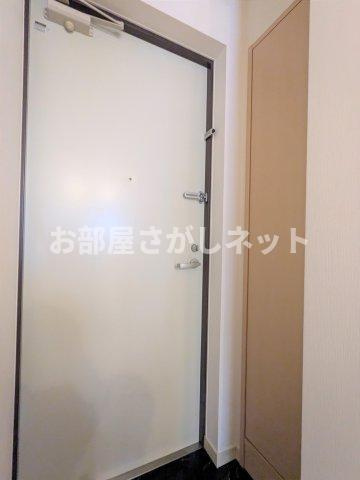 ガーデン代々木八幡の玄関