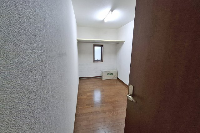 岸和田市宮前町の収納|ウォークインクローゼット