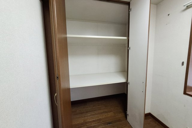 岸和田市宮前町の収納|納戸内収納