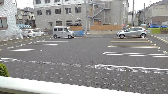 コトーブリアンの駐車場