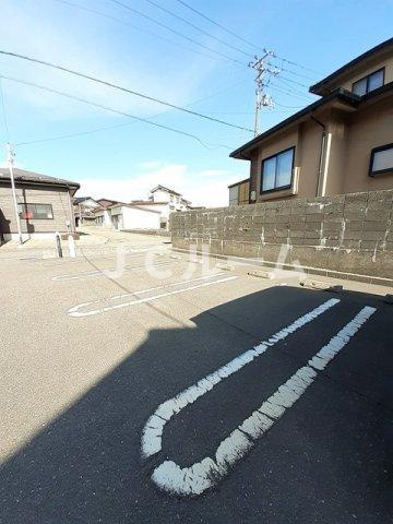 カルムＢの駐車場