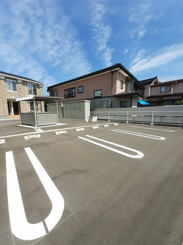 リアン　デュールの駐車場