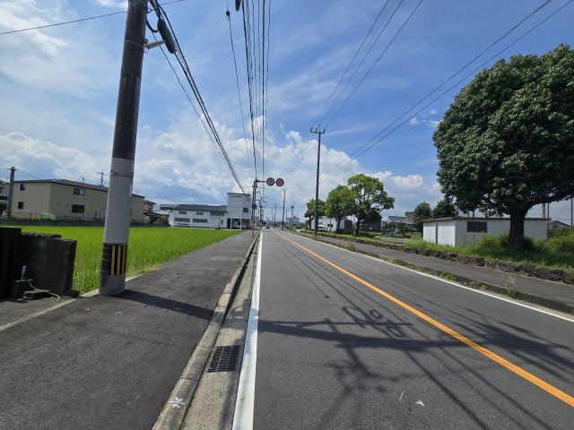 【前面道路含む現地写真】